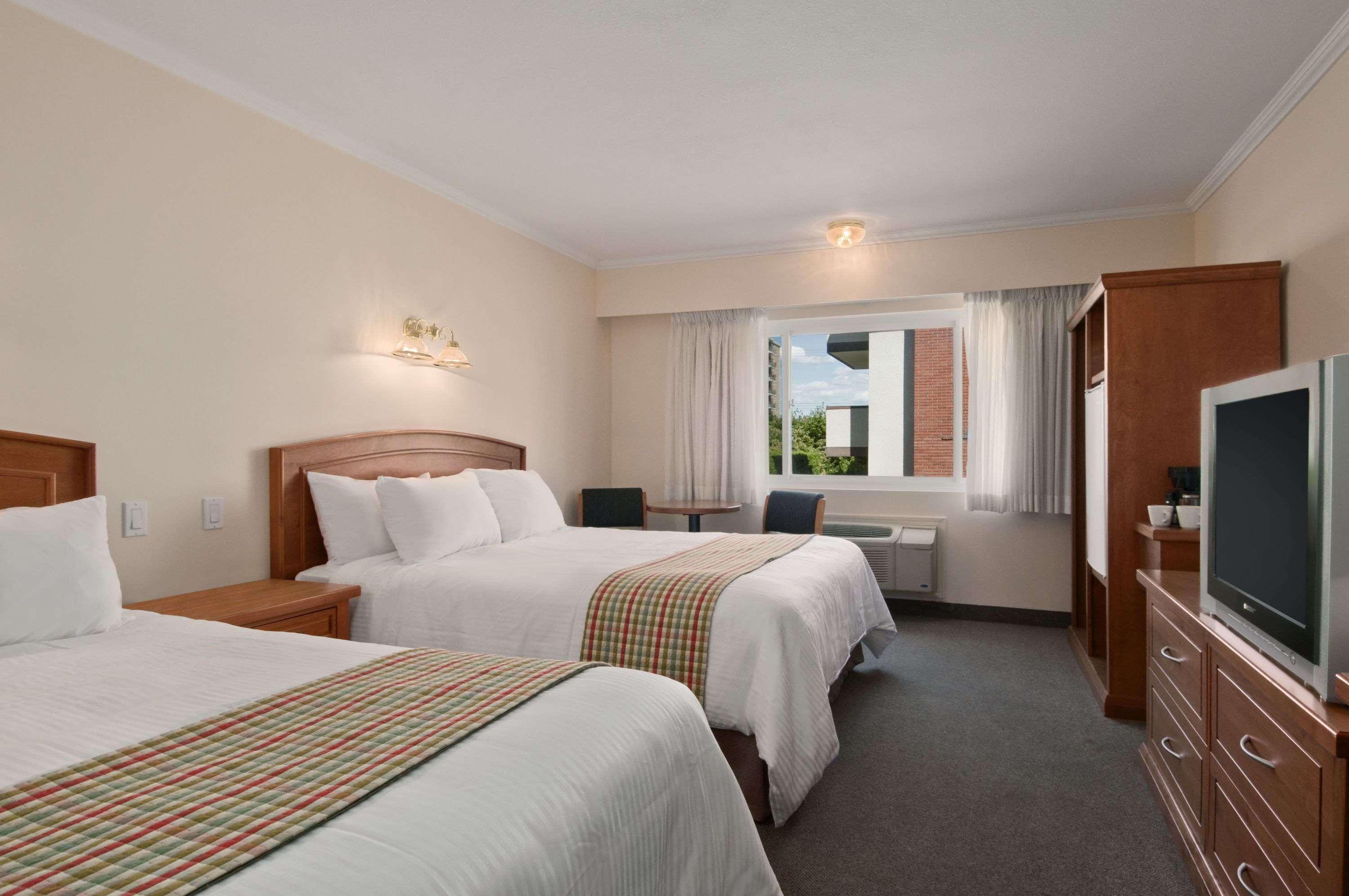 Travelodge By Wyndham Камлупс Екстериор снимка